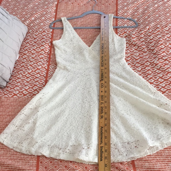 XS Super Cute Cream Lace Dress (lined) - Picture 8 of 8